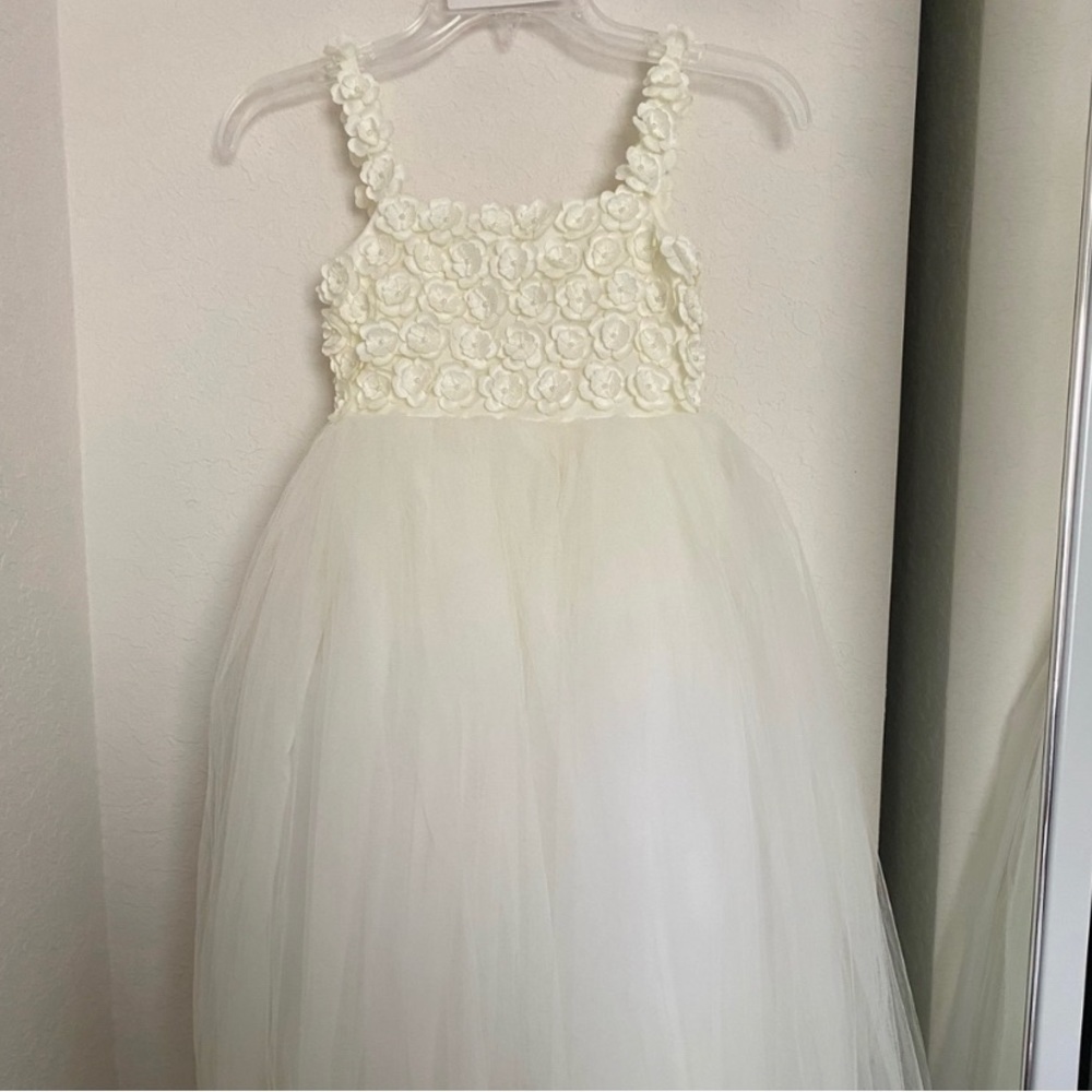 BRAND NEW Flower girl dress size 7